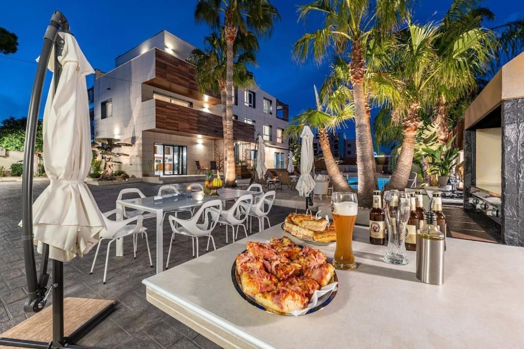 5 Stelle Piscina, Jacuzzi, Wifi - 2 Min Dal Mare Apartment Miami Playa Exterior photo